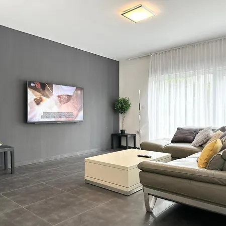 Ivana - Sea View - Trogir, Ciovo * Donji Okrug (Ciovo)